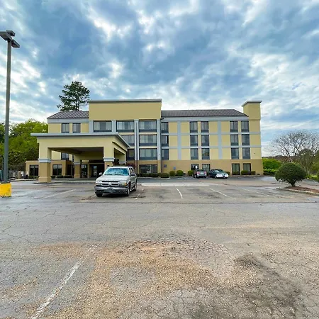 Hotel Oyo Townhouse Jackson - Ridgeland